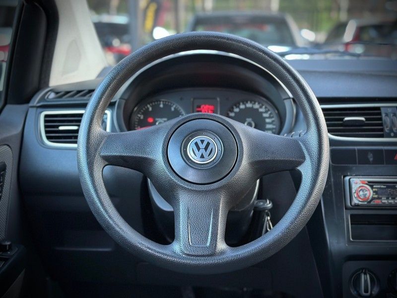 Volkswagen FOX TREND 1.6 2012 NEUMANN VEÍCULOS ARROIO DO MEIO / Carros no Vale