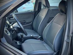 Volkswagen FOX TREND 1.6 2012 NEUMANN VEÍCULOS ARROIO DO MEIO / Carros no Vale