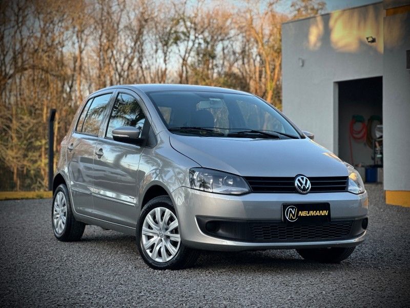 Volkswagen FOX TREND 1.6 2012 NEUMANN VEÍCULOS ARROIO DO MEIO / Carros no Vale