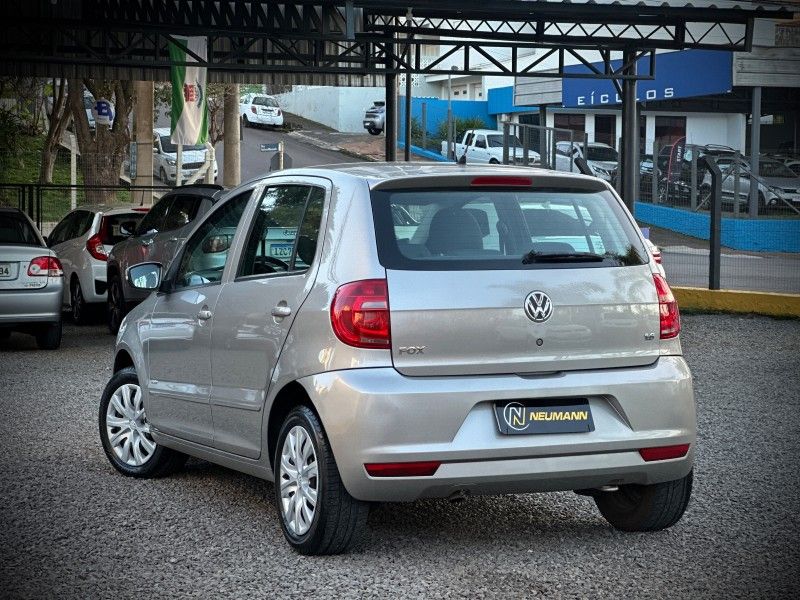 Volkswagen FOX TREND 1.6 2012 NEUMANN VEÍCULOS ARROIO DO MEIO / Carros no Vale