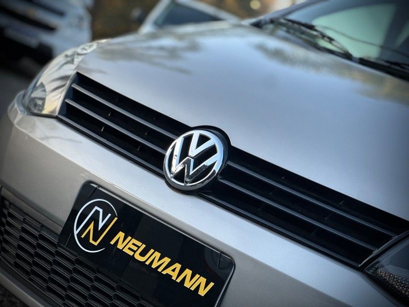 Volkswagen FOX TREND 1.6 2012 NEUMANN VEÍCULOS ARROIO DO MEIO / Carros no Vale