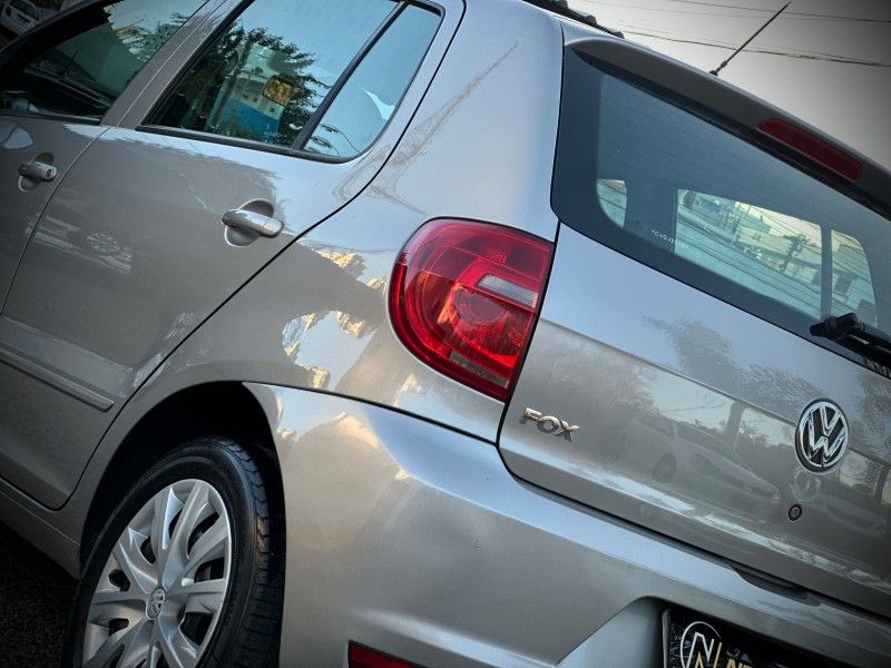 Volkswagen FOX TREND 1.6 2012 NEUMANN VEÍCULOS ARROIO DO MEIO / Carros no Vale