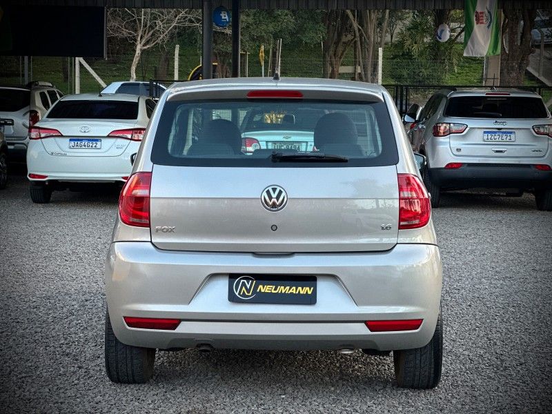 Volkswagen FOX TREND 1.6 2012 NEUMANN VEÍCULOS ARROIO DO MEIO / Carros no Vale