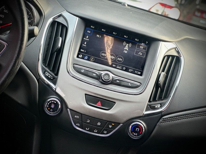 Chevrolet CRUZE SEDAN LT 1.4 TURBO 2022 NEUMANN VEÍCULOS ARROIO DO MEIO / Carros no Vale