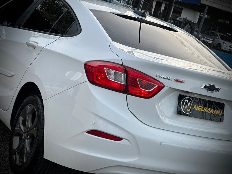 Chevrolet CRUZE SEDAN LT 1.4 TURBO 2022 NEUMANN VEÍCULOS ARROIO DO MEIO / Carros no Vale
