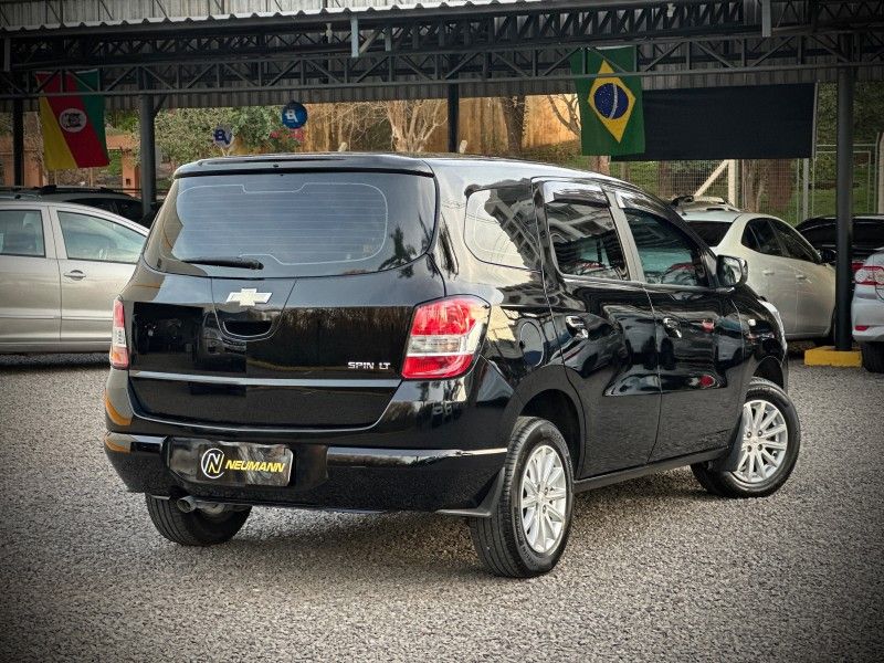 Chevrolet SPIN LT 1.8 2013 NEUMANN VEÍCULOS ARROIO DO MEIO / Carros no Vale