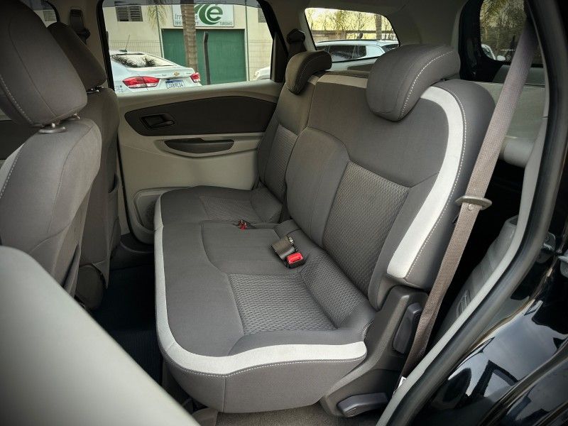 Chevrolet SPIN LT 1.8 2013 NEUMANN VEÍCULOS ARROIO DO MEIO / Carros no Vale