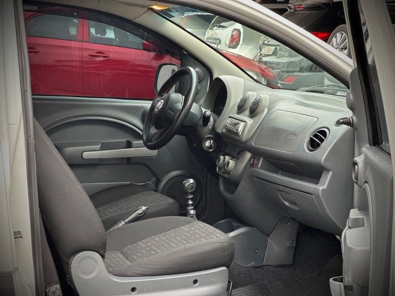 Fiat FIORINO FURGÃO 1.4 EVO 2015 NEUMANN VEÍCULOS ARROIO DO MEIO / Carros no Vale