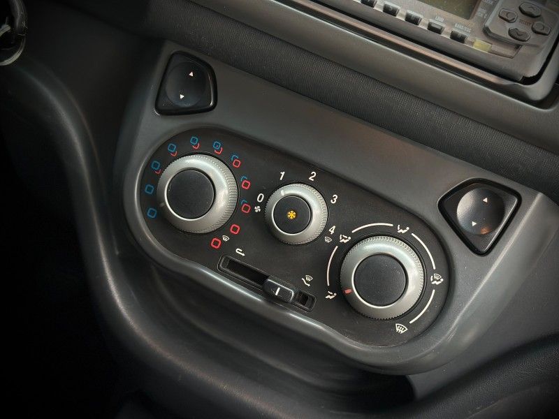 Fiat FIORINO FURGÃO 1.4 EVO 2015 NEUMANN VEÍCULOS ARROIO DO MEIO / Carros no Vale