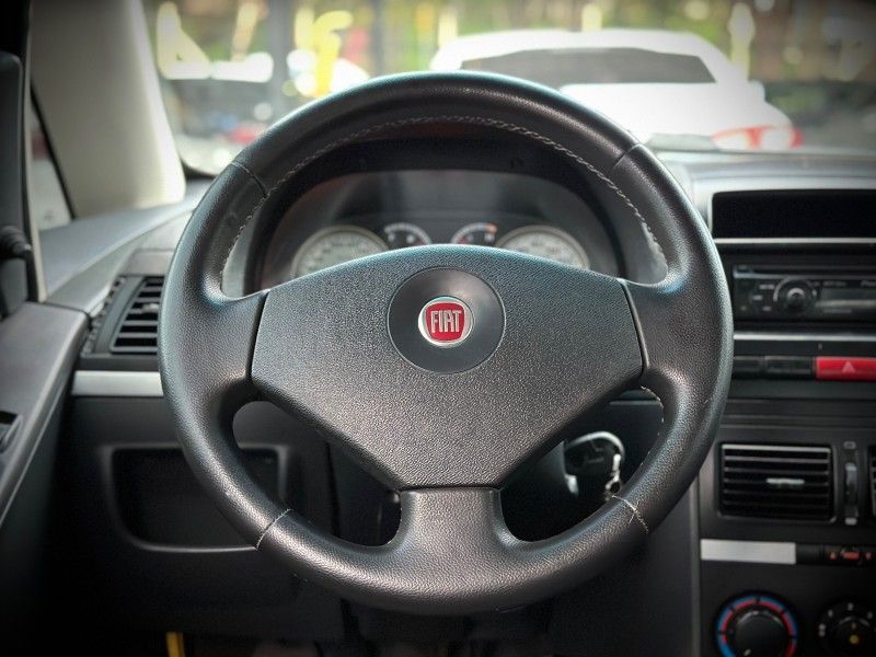 Fiat IDEA ELX 1.4 2010 NEUMANN VEÍCULOS ARROIO DO MEIO / Carros no Vale
