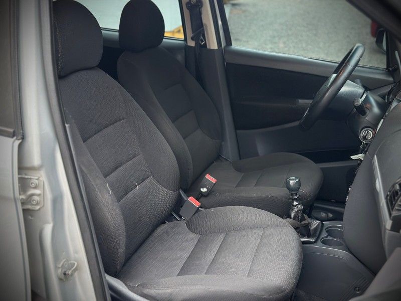 Fiat IDEA ELX 1.4 2010 NEUMANN VEÍCULOS ARROIO DO MEIO / Carros no Vale