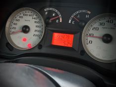 Fiat IDEA ELX 1.4 2010 NEUMANN VEÍCULOS ARROIO DO MEIO / Carros no Vale