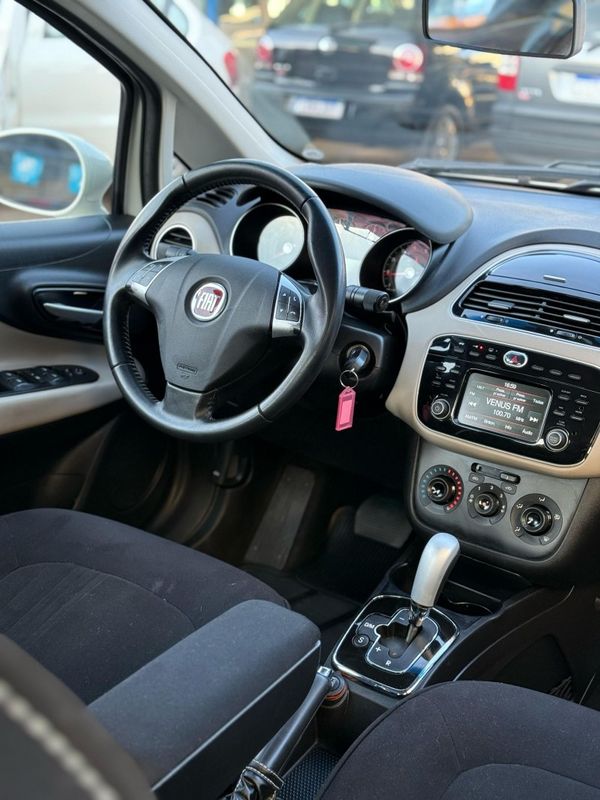 Fiat LINEA ESSENCE 1.8 2016 FERREIRA VEÍCULOS VENÂNCIO AIRES / Carros no Vale