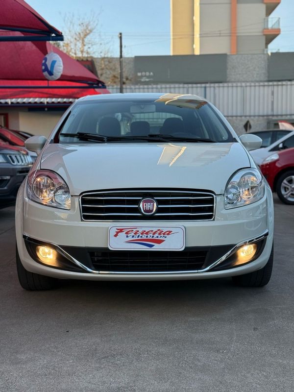Fiat LINEA ESSENCE 1.8 2016 FERREIRA VEÍCULOS VENÂNCIO AIRES / Carros no Vale