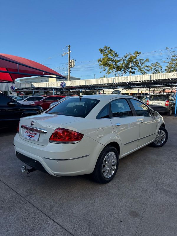 Fiat LINEA ESSENCE 1.8 2016 FERREIRA VEÍCULOS VENÂNCIO AIRES / Carros no Vale