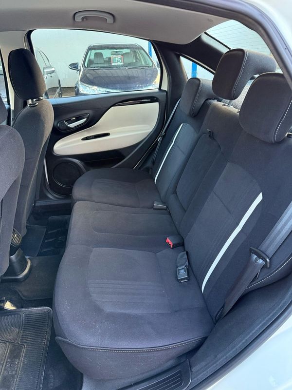 Fiat LINEA ESSENCE 1.8 2016 FERREIRA VEÍCULOS VENÂNCIO AIRES / Carros no Vale