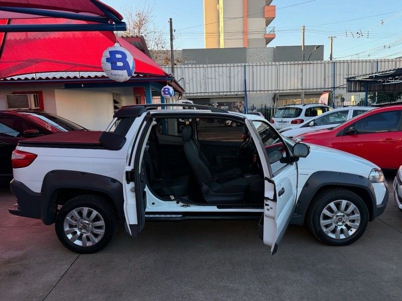 Fiat STRADA ADVENTURE CD 1.8 2014 FERREIRA VEÍCULOS VENÂNCIO AIRES / Carros no Vale