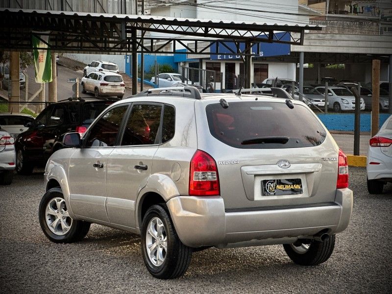 Hyundai TUCSON GL 2.0 2009 NEUMANN VEÍCULOS ARROIO DO MEIO / Carros no Vale