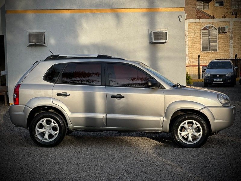 Hyundai TUCSON GL 2.0 2009 NEUMANN VEÍCULOS ARROIO DO MEIO / Carros no Vale