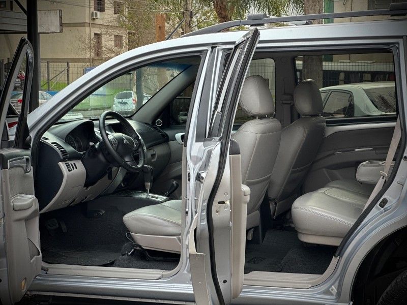 Mitsubishi PAJERO DAKAR 3.2 4X4 2010 NEUMANN VEÍCULOS ARROIO DO MEIO / Carros no Vale