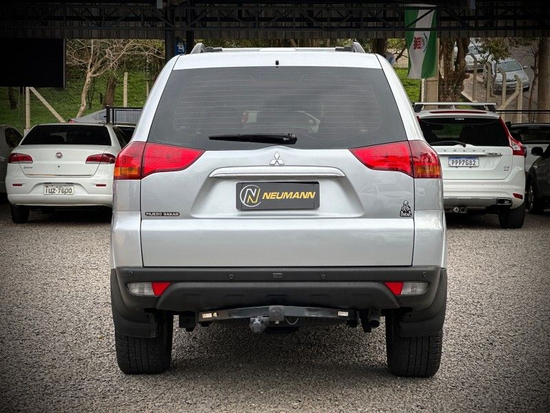 Mitsubishi PAJERO DAKAR 3.2 4X4 2010 NEUMANN VEÍCULOS ARROIO DO MEIO / Carros no Vale