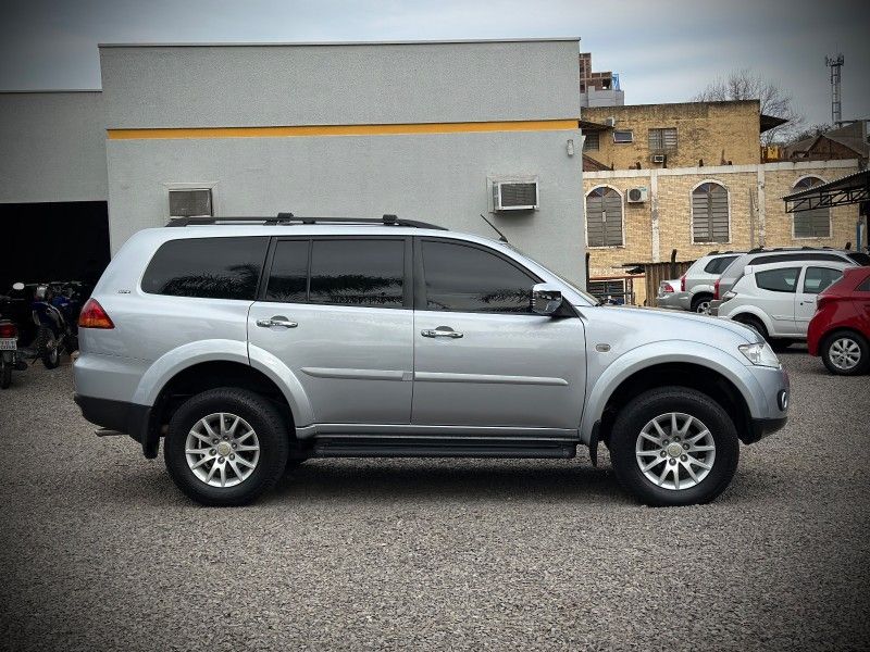 Mitsubishi PAJERO DAKAR 3.2 4X4 2010 NEUMANN VEÍCULOS ARROIO DO MEIO / Carros no Vale