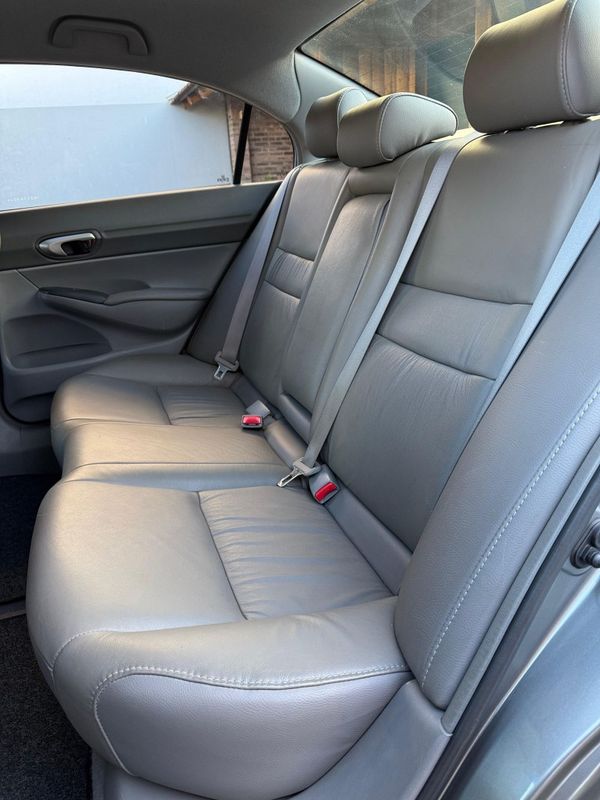 Honda CIVIC SEDAN LXL 2011 FERREIRA VEÍCULOS VENÂNCIO AIRES / Carros no Vale