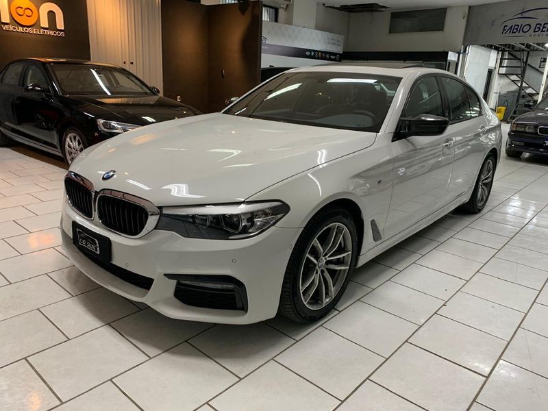 BMW 530I 2.0 16V TURBO GASOLINA M SPORT AUTOMÁTICO 2017/2018 FÁBIO BERNARDES PORTO ALEGRE / Carros no Vale