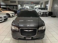 CHRYSLER 300 C 3.6 V6 GASOLINA AUTOMÁTICO 2015/2015 FÁBIO BERNARDES PORTO ALEGRE / Carros no Vale