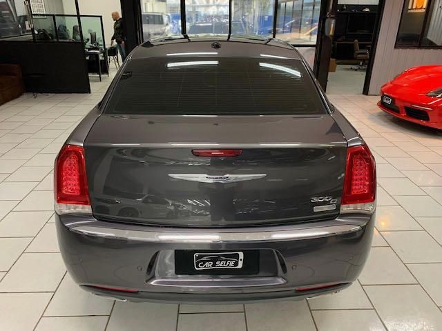 CHRYSLER 300 C 3.6 V6 GASOLINA AUTOMÁTICO 2015/2015 FÁBIO BERNARDES PORTO ALEGRE / Carros no Vale