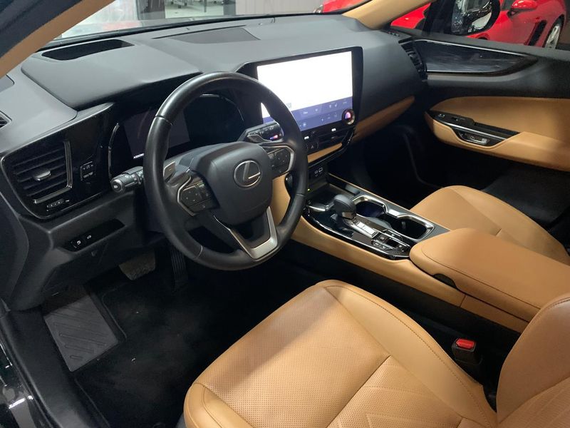 LEXUS NX 350H 2.5 16V VVT-I HYBRID LUXURY CVT AWD 2023/2023 FÁBIO BERNARDES PORTO ALEGRE / Carros no Vale