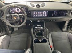 PORSCHE CAYENNE 4.0 V8 GASOLINA TURBO GT COUPÉ AWD TIPTRONIC S 2024/2024 FÁBIO BERNARDES PORTO ALEGRE / Carros no Vale