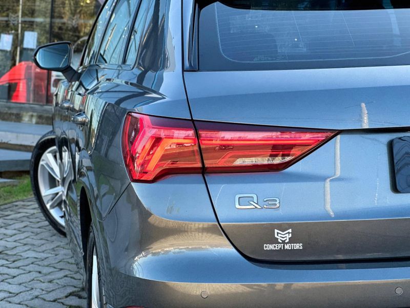 Audi Q3 Black S Line 1.4 TFSI S-tronic 2021/2021 CONCEPT MOTORS PASSO FUNDO / Carros no Vale
