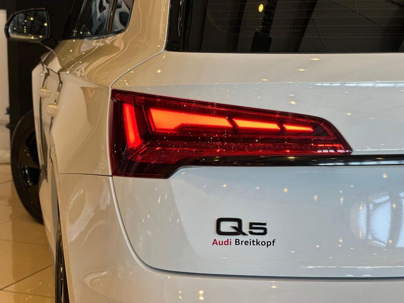 Audi Q5 S-Line 2.0 TFSI Quattro S-tronic 2023/2023 CONCEPT MOTORS PASSO FUNDO / Carros no Vale