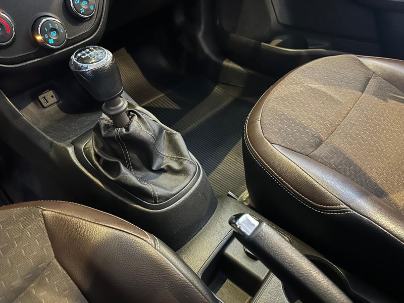 Chevrolet Cobalt LTZ 1.4 8V FlexPower/EconoFlex 4p 2016/2017 CONCEPT MOTORS PASSO FUNDO / Carros no Vale