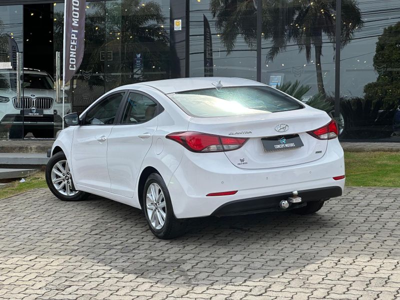 Hyundai Elantra GLS 2.0 16V Flex Aut. 2014/2015 CONCEPT MOTORS PASSO FUNDO / Carros no Vale
