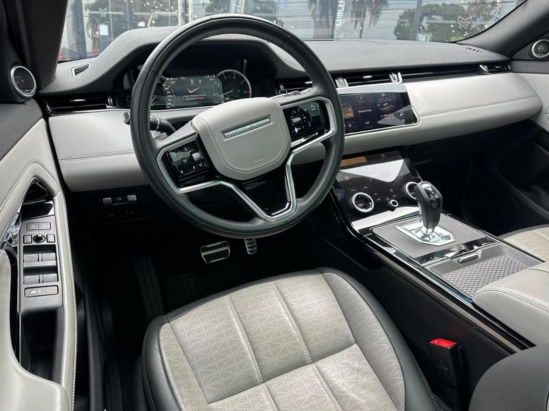 Land Rover Range Rover Evoque Range R.EVOQUE Si4 HSE Dyn 2.0/Flex Aut 2023/2023 CONCEPT MOTORS PASSO FUNDO / Carros no Vale
