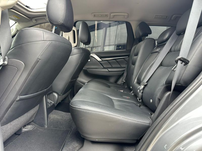 Mitsubishi Pajero Sport HPE 2.4 4×4 Diesel Aut. 2019/2020 CONCEPT MOTORS PASSO FUNDO / Carros no Vale