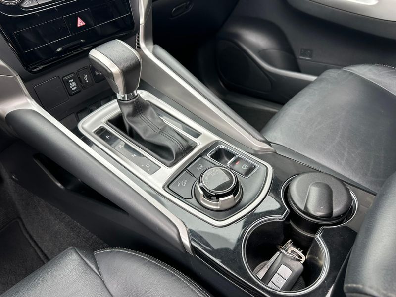Mitsubishi Pajero Sport HPE 2.4 4×4 Diesel Aut. 2019/2020 CONCEPT MOTORS PASSO FUNDO / Carros no Vale