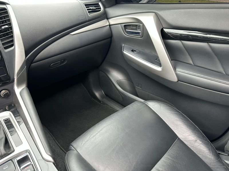 Mitsubishi Pajero Sport HPE 2.4 4×4 Diesel Aut. 2019/2020 CONCEPT MOTORS PASSO FUNDO / Carros no Vale