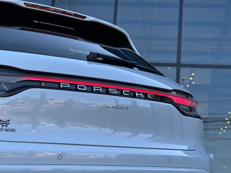 Porsche Macan 2.0 Turbo 2022/2022 CONCEPT MOTORS PASSO FUNDO / Carros no Vale