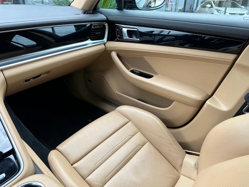 Porsche Panamera 4 2.9 (HÃ­brido) 2019/2020 CONCEPT MOTORS PASSO FUNDO / Carros no Vale