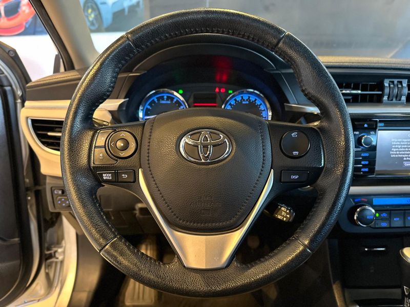 Toyota Corolla ALTIS/A.Premiu 2.0 Flex 16V Aut 2014/2015 CONCEPT MOTORS PASSO FUNDO / Carros no Vale