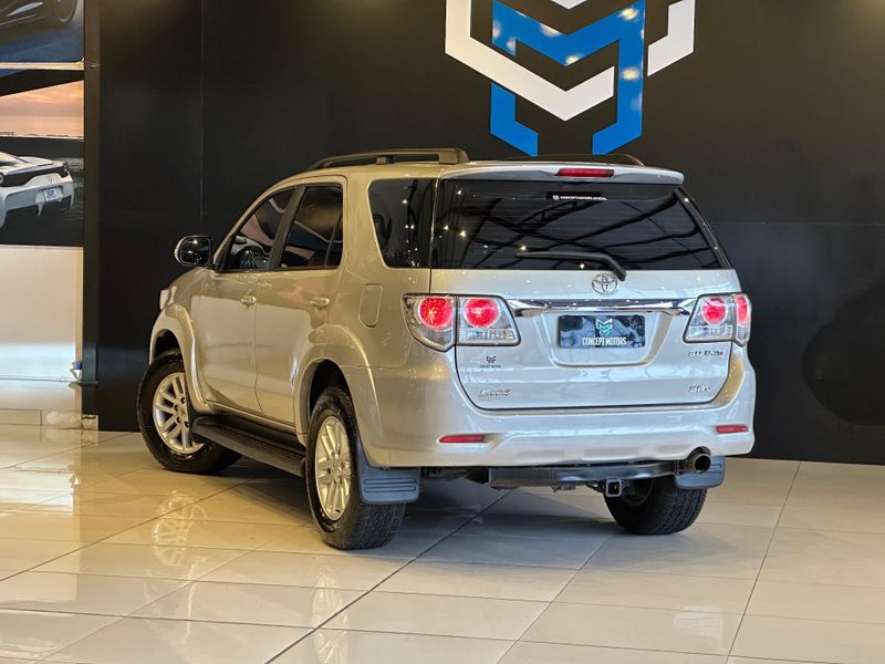 Toyota Hilux SW4 SRV D4-D 4×4 3.0 TDI Dies Aut 2012/2013 CONCEPT MOTORS PASSO FUNDO / Carros no Vale