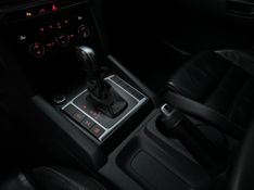 Volkswagen Amarok Extreme CD 3.0 4×4 TB Dies Aut. 2020/2020 CONCEPT MOTORS PASSO FUNDO / Carros no Vale