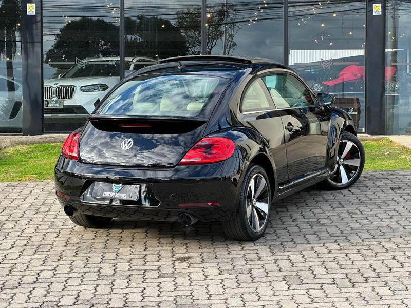 Volkswagen Fusca 2.0 TSI 16V Aut. 2012/2013 CONCEPT MOTORS PASSO FUNDO / Carros no Vale