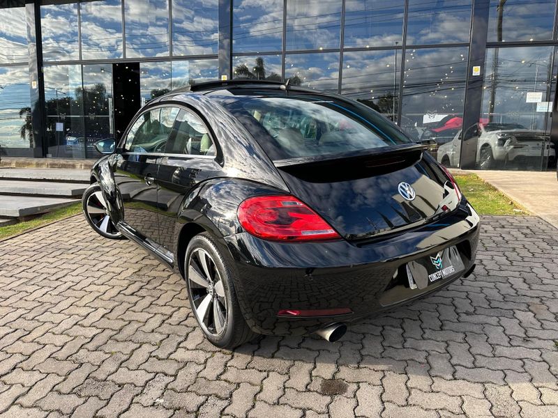 Volkswagen Fusca 2.0 TSI 16V Aut. 2012/2013 CONCEPT MOTORS PASSO FUNDO / Carros no Vale