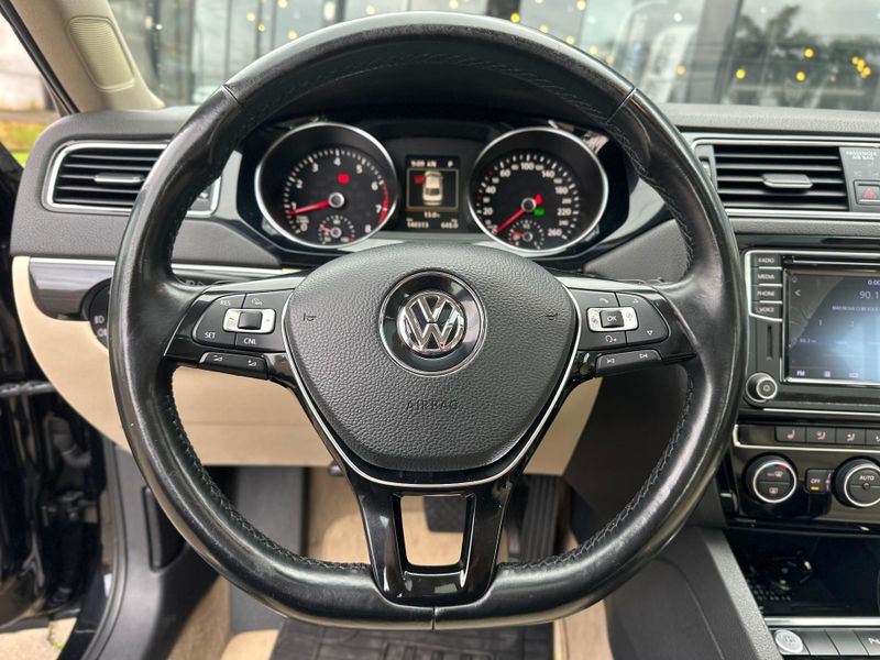 Volkswagen Jetta Highline 2.0 TSI 16V 4p Tiptronic 2016/2016 CONCEPT MOTORS PASSO FUNDO / Carros no Vale