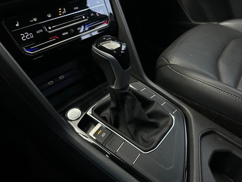 Volkswagen Taos Highline 1.4 250 TSI Flex Aut. 2023/2023 CONCEPT MOTORS PASSO FUNDO / Carros no Vale