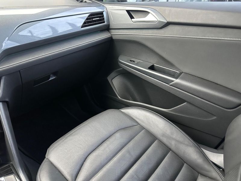 Volkswagen Taos Highline 1.4 250 TSI Flex Aut. 2023/2023 CONCEPT MOTORS PASSO FUNDO / Carros no Vale